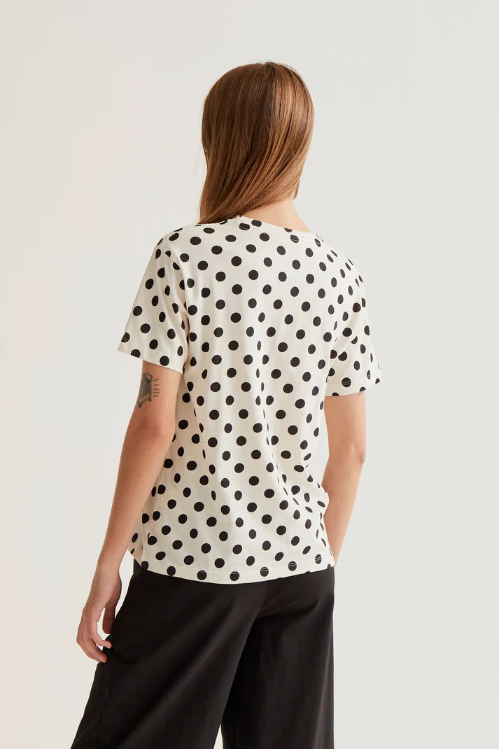 Camiseta con estamado Black Dots Compañía FantasticaFantástica