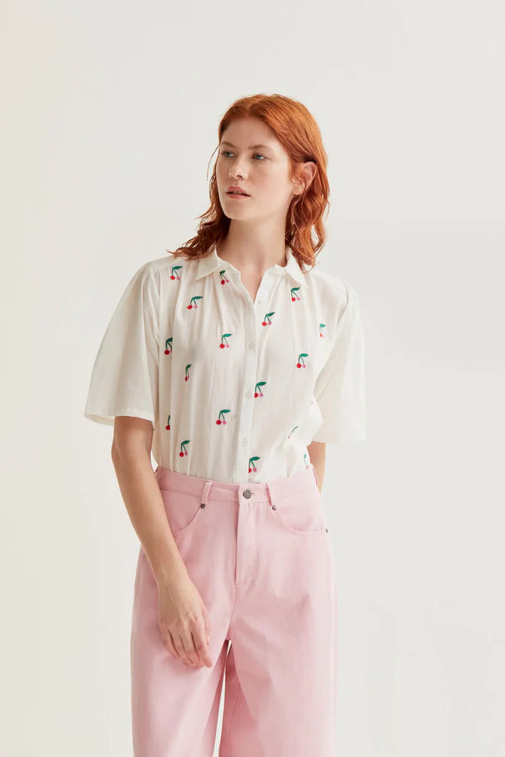 Camisa con estampado White Cherries Compañía Fantástica