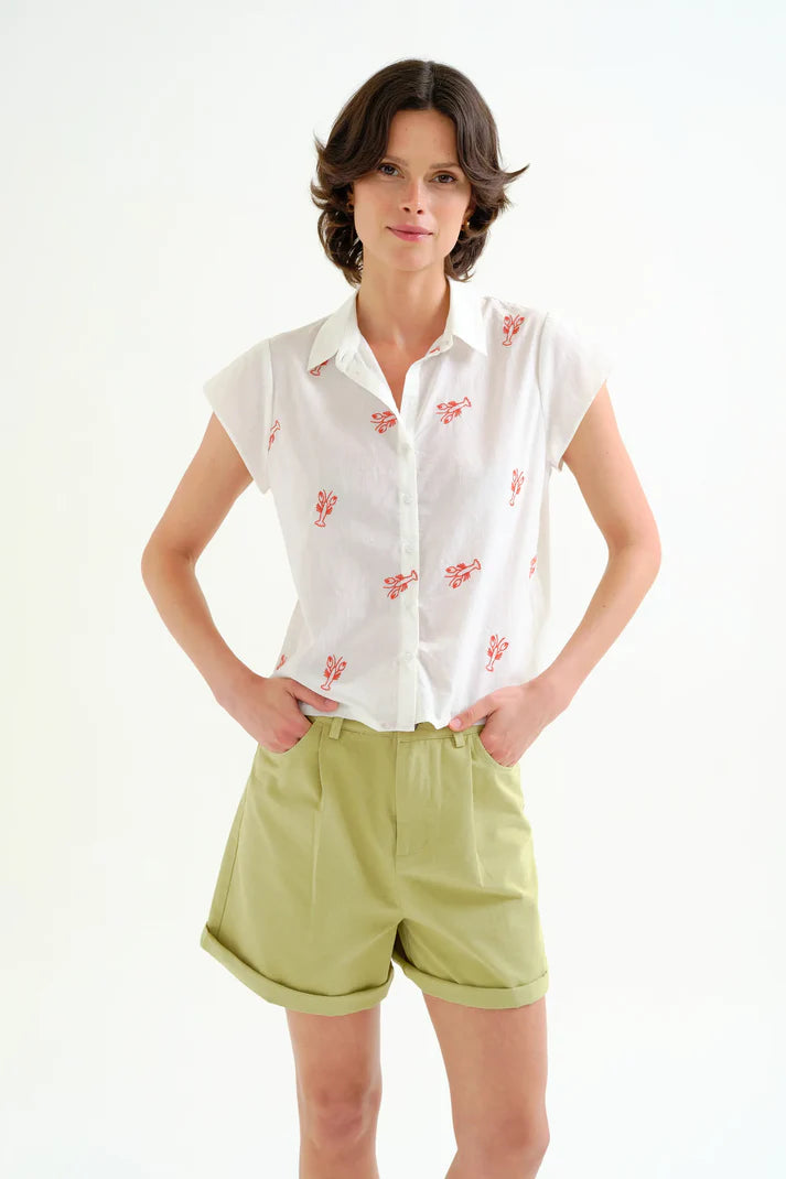 Camisa con bordado de langosta roja Compañía Fantástica