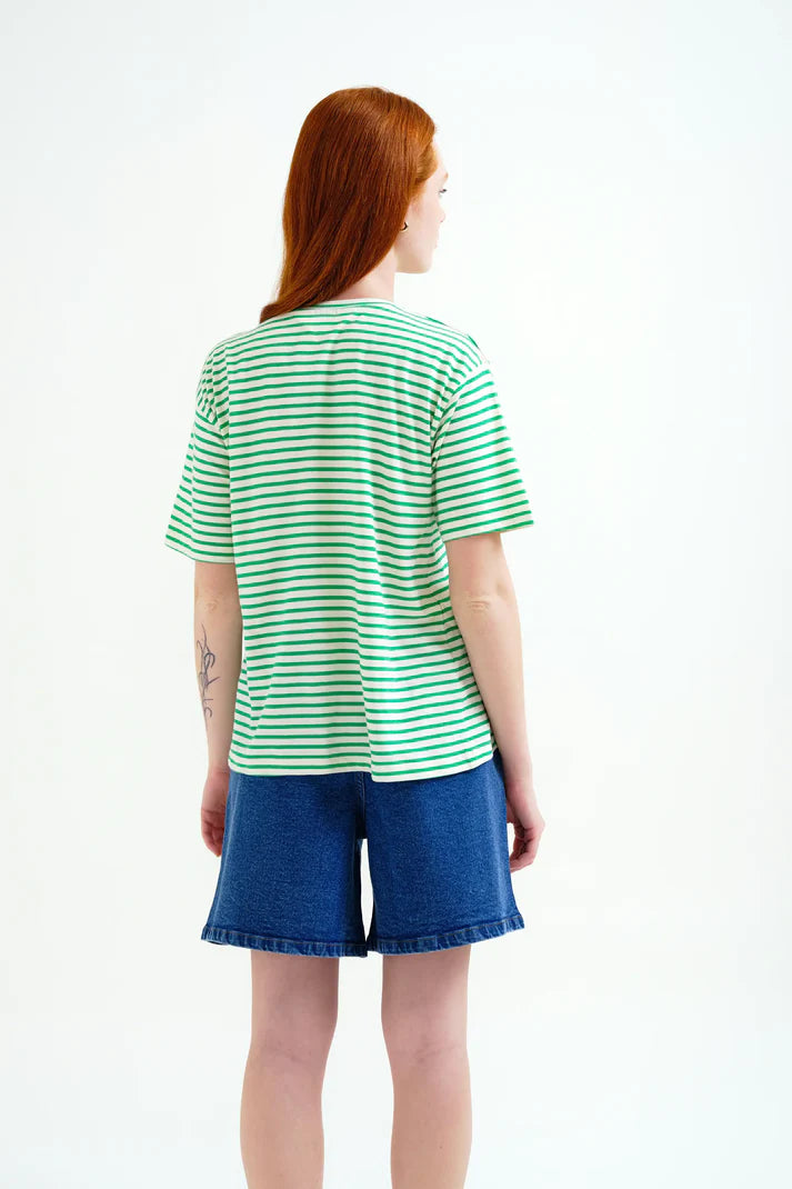 Camiseta con estampado de rayas blanco y verde Compañía Fantástica