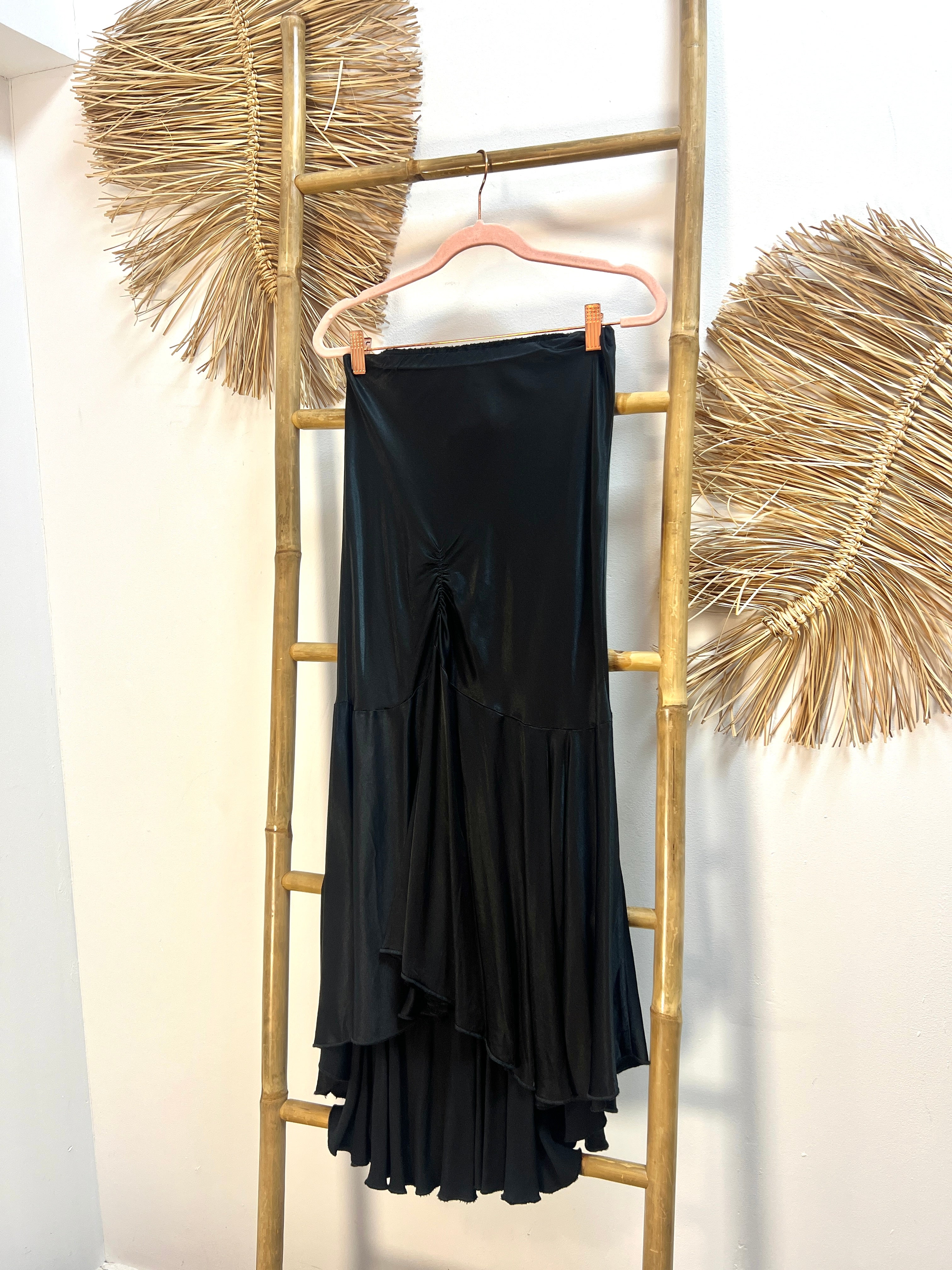 Falda satén abanico