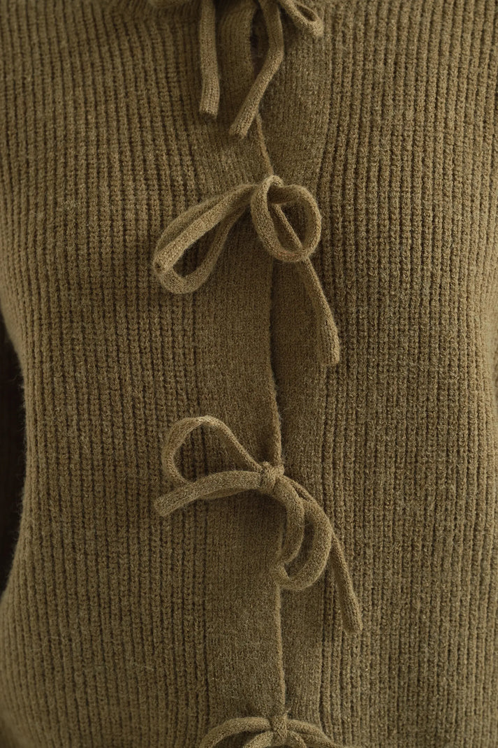 CARDIGAN PUNTO CON LAZO VERDE OLIVA