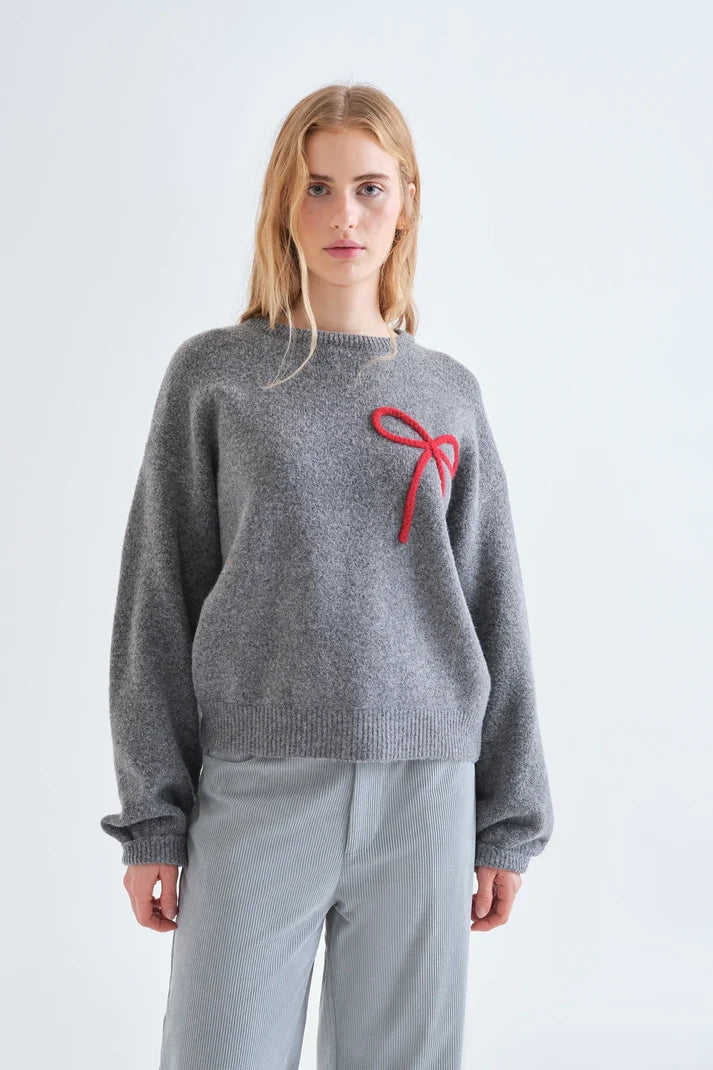 JERSEY PUNTO GRIS CON DETALLE LAZO ROJO