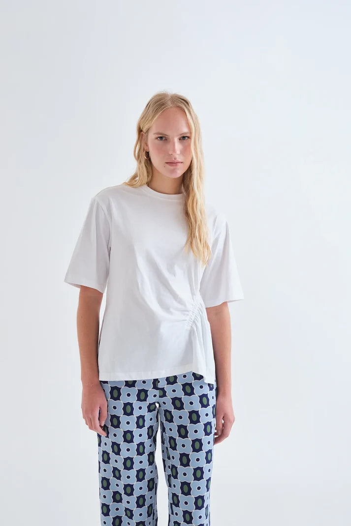 Camiseta blanca 100%algodon Compañía Fantástica