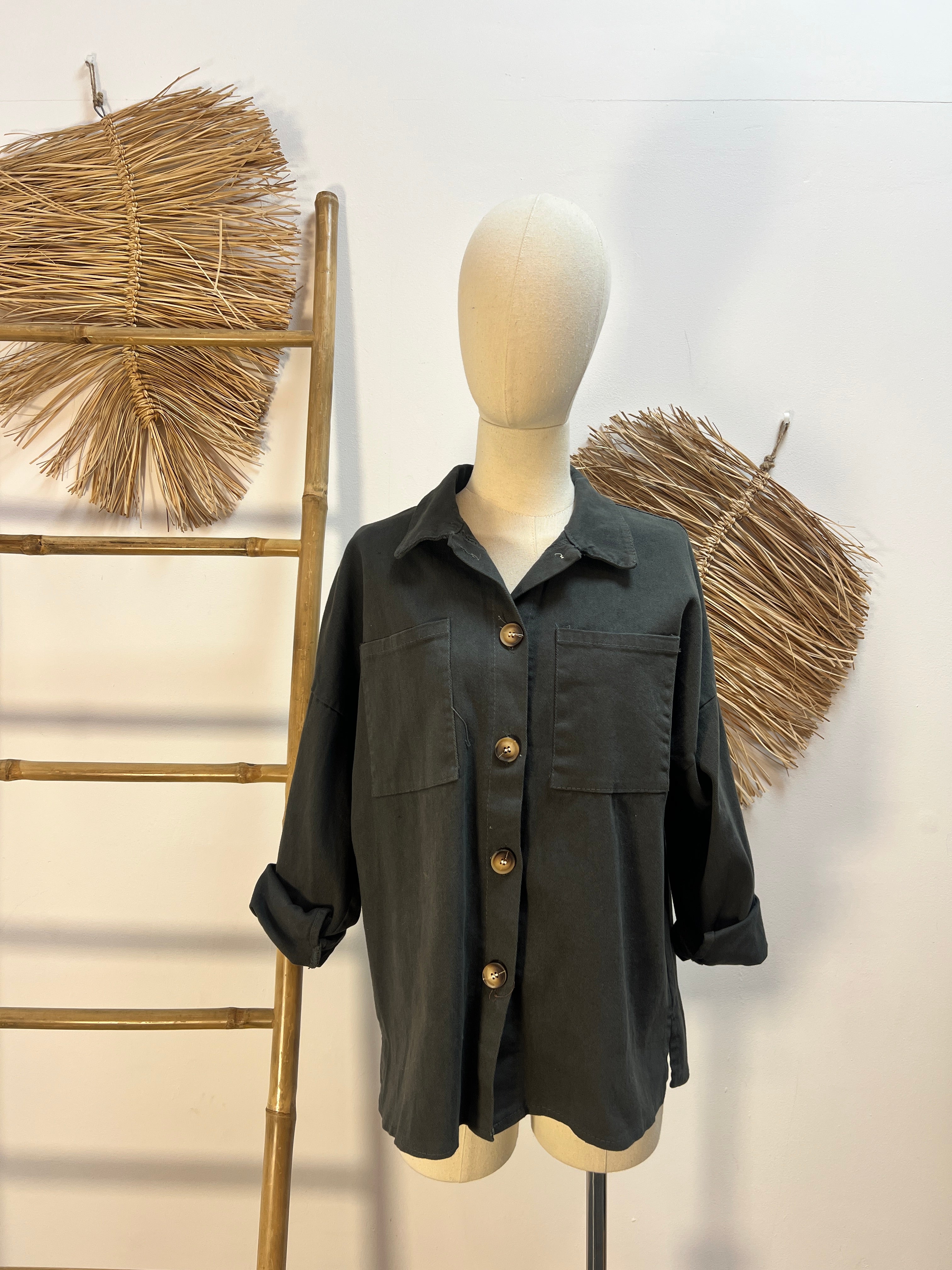 Sobrecamisa bolsillos