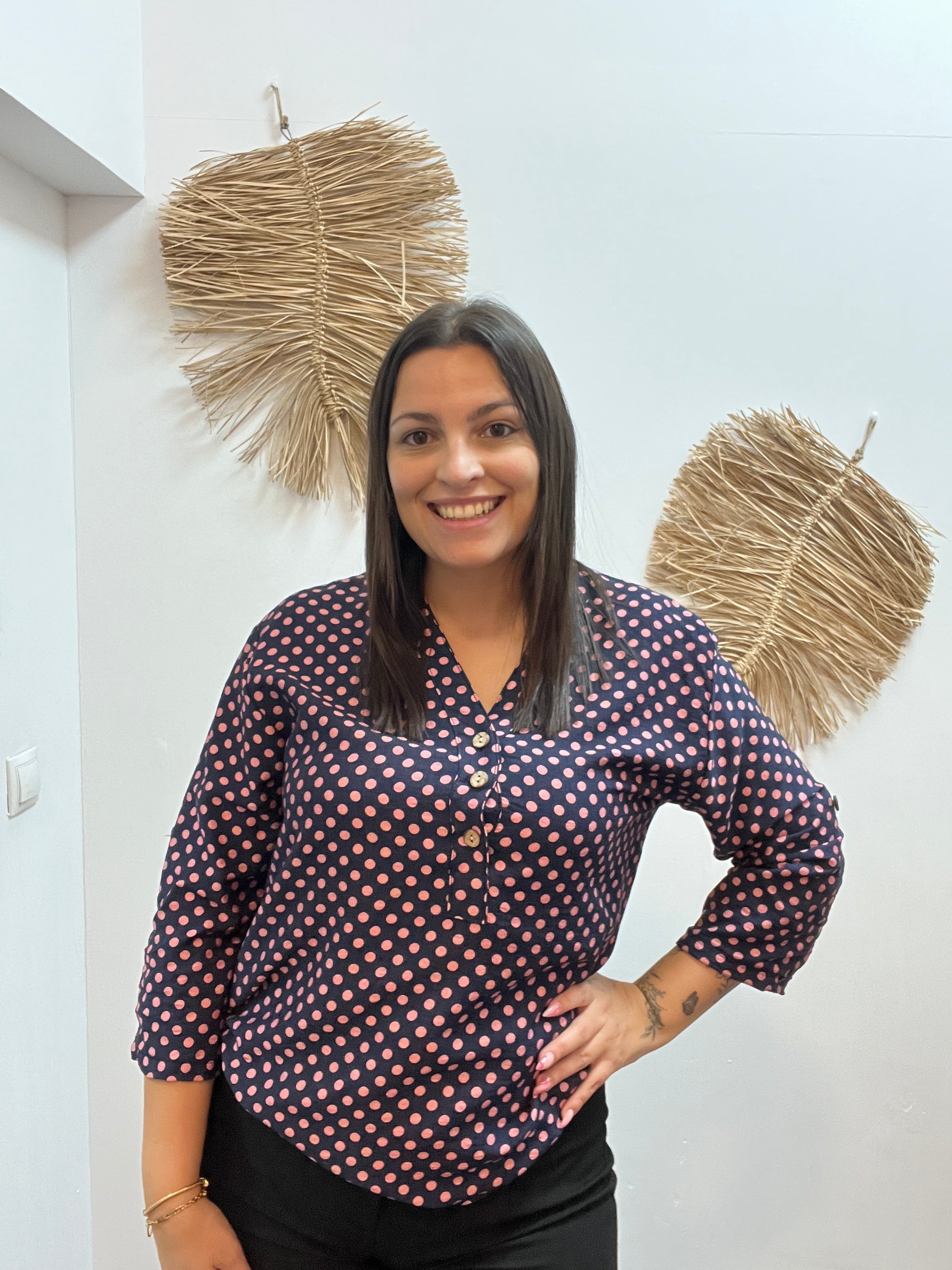 Camisa lunares pequeños