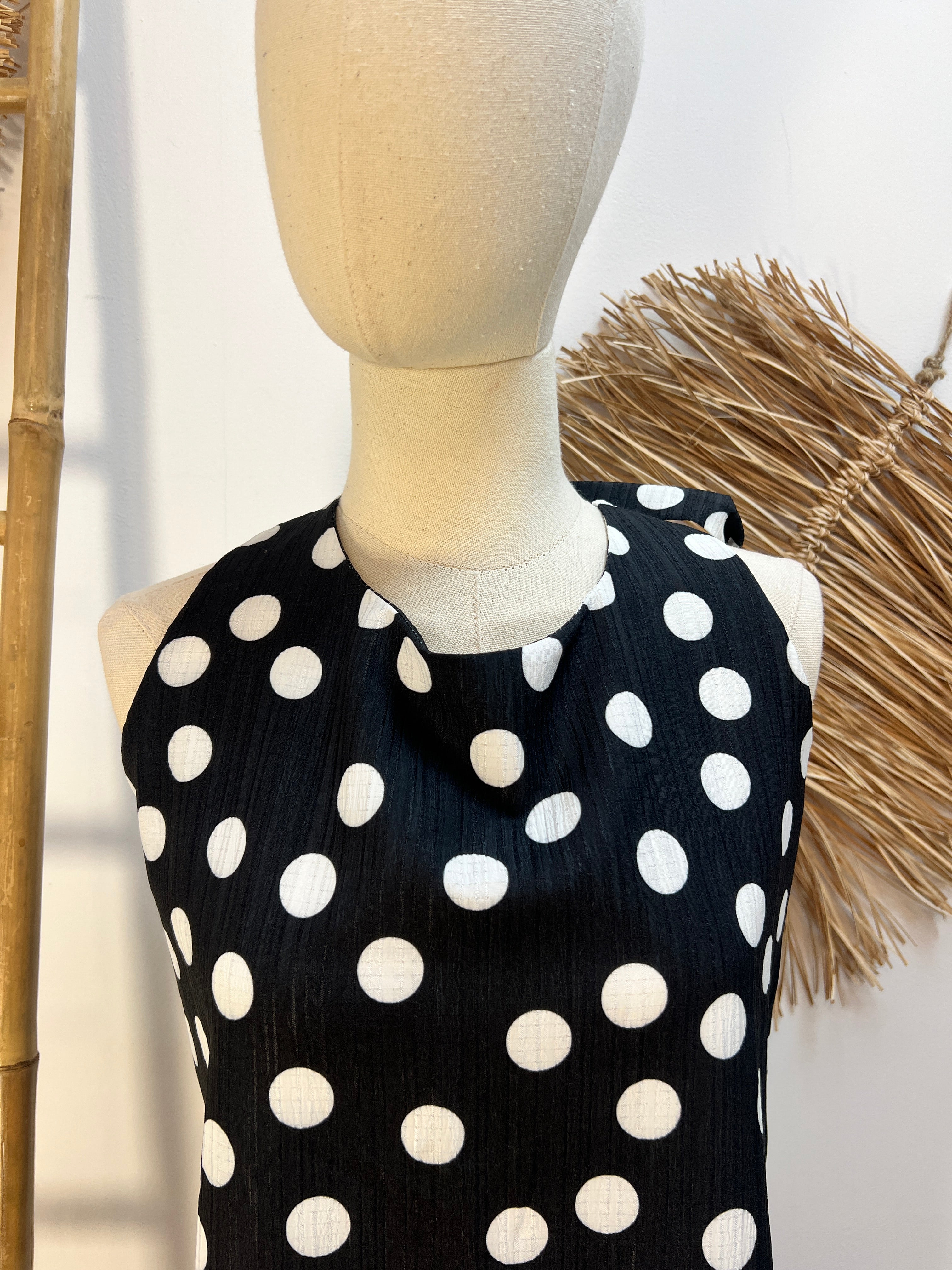 Blusa negra lunares
