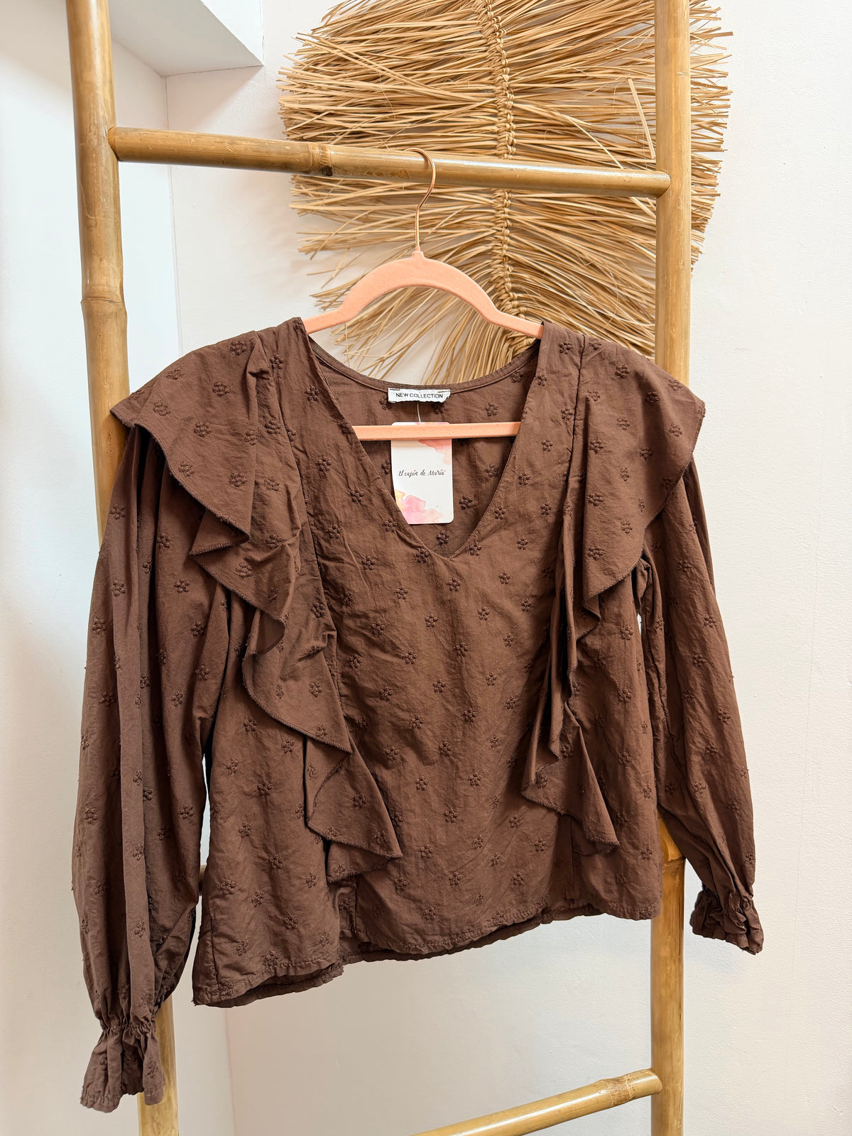 Blusa bordada marrón