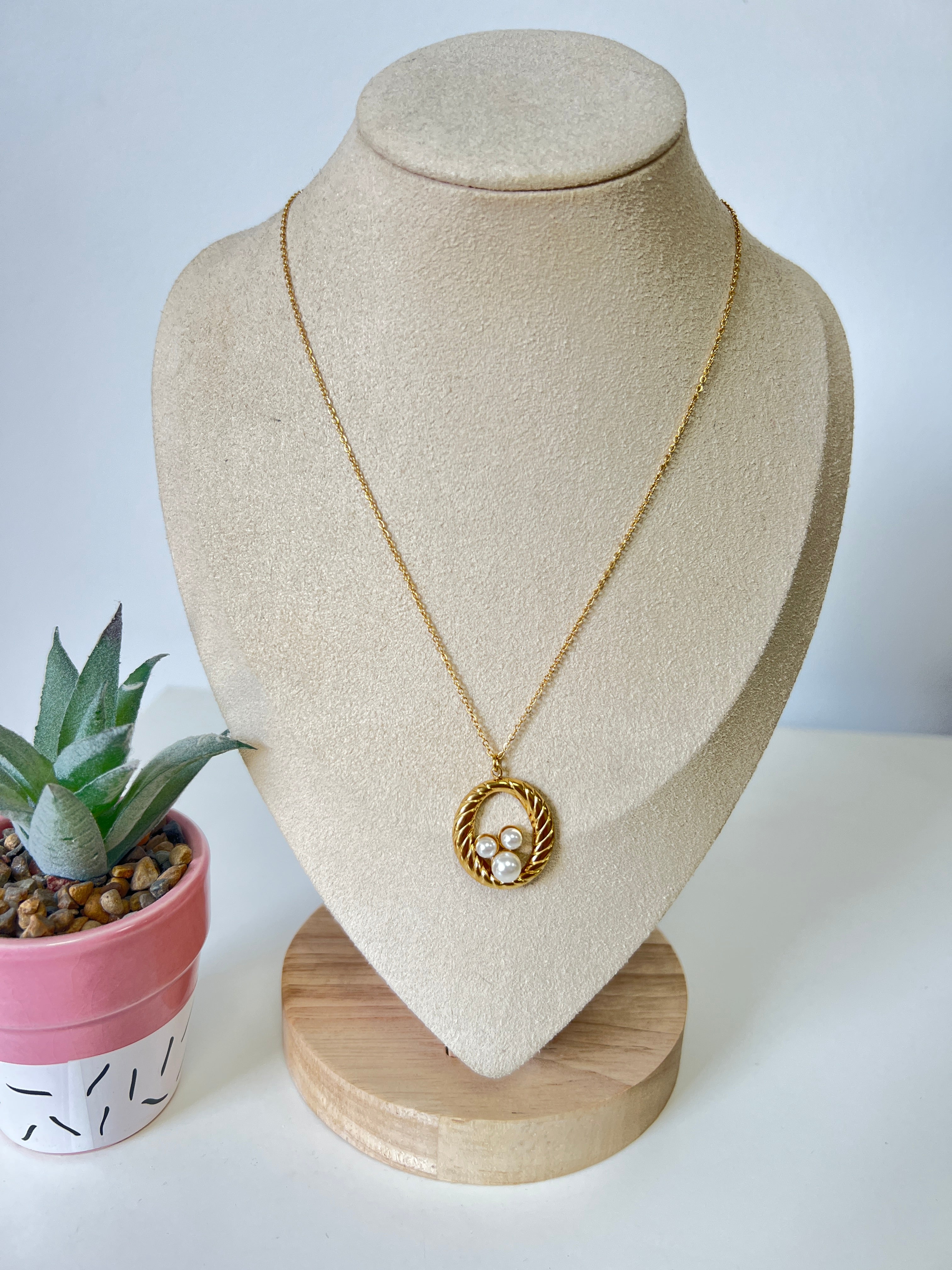 Collar circulo piedras
