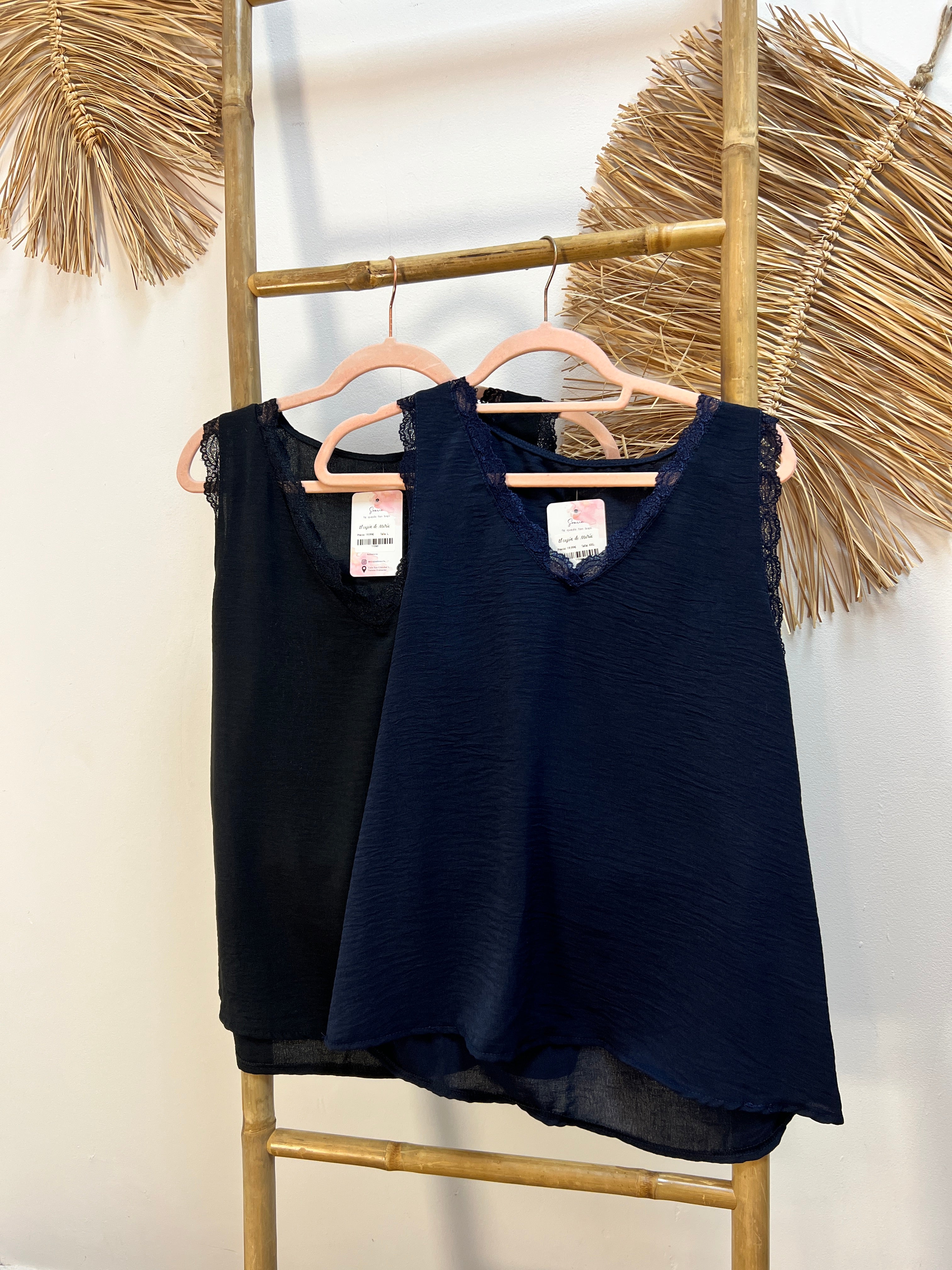 Blusa encaje tirante ancho
