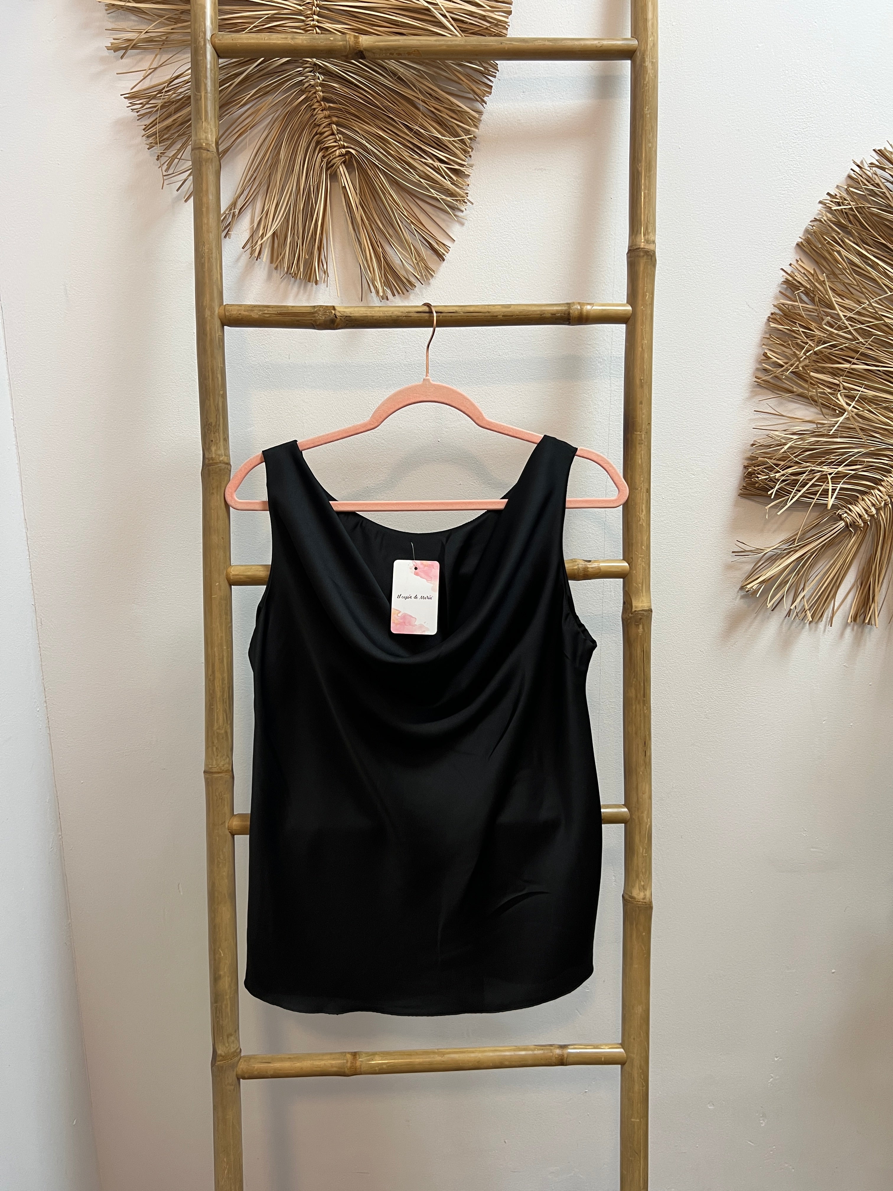 Blusa satén detalle cuello