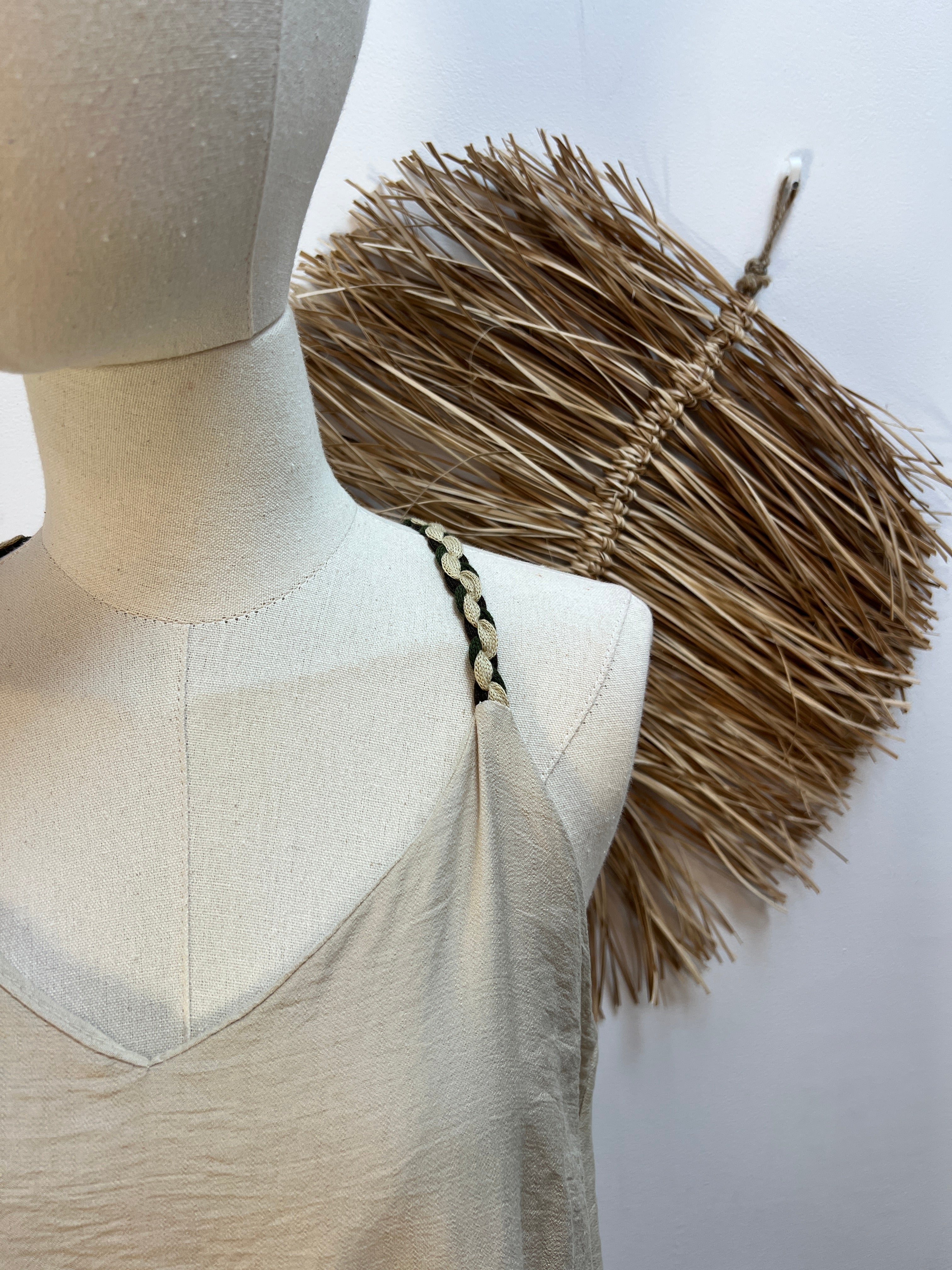 Vestido detalle trenzado