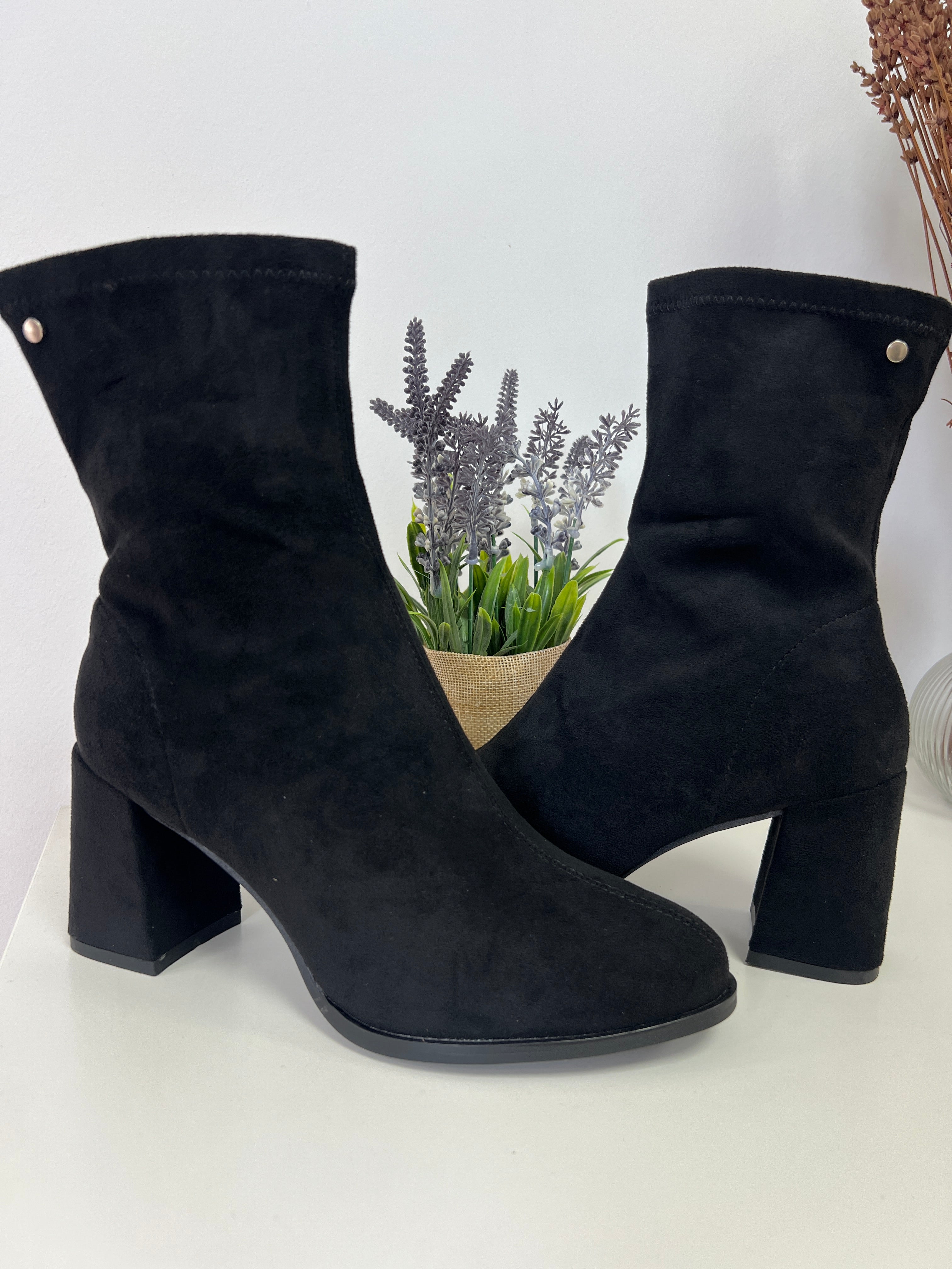 Botines negros Lau