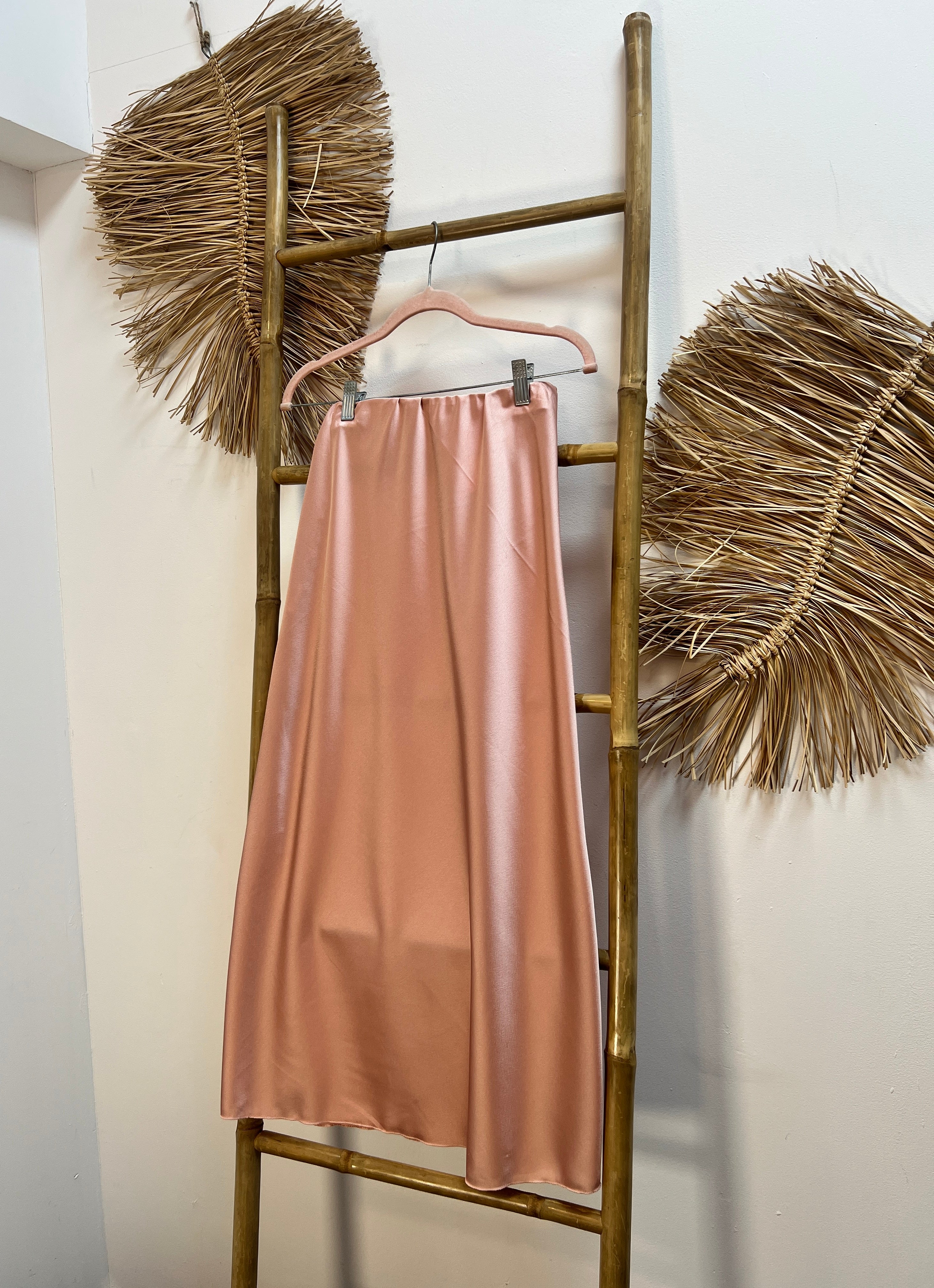 Falda satén rosa palo