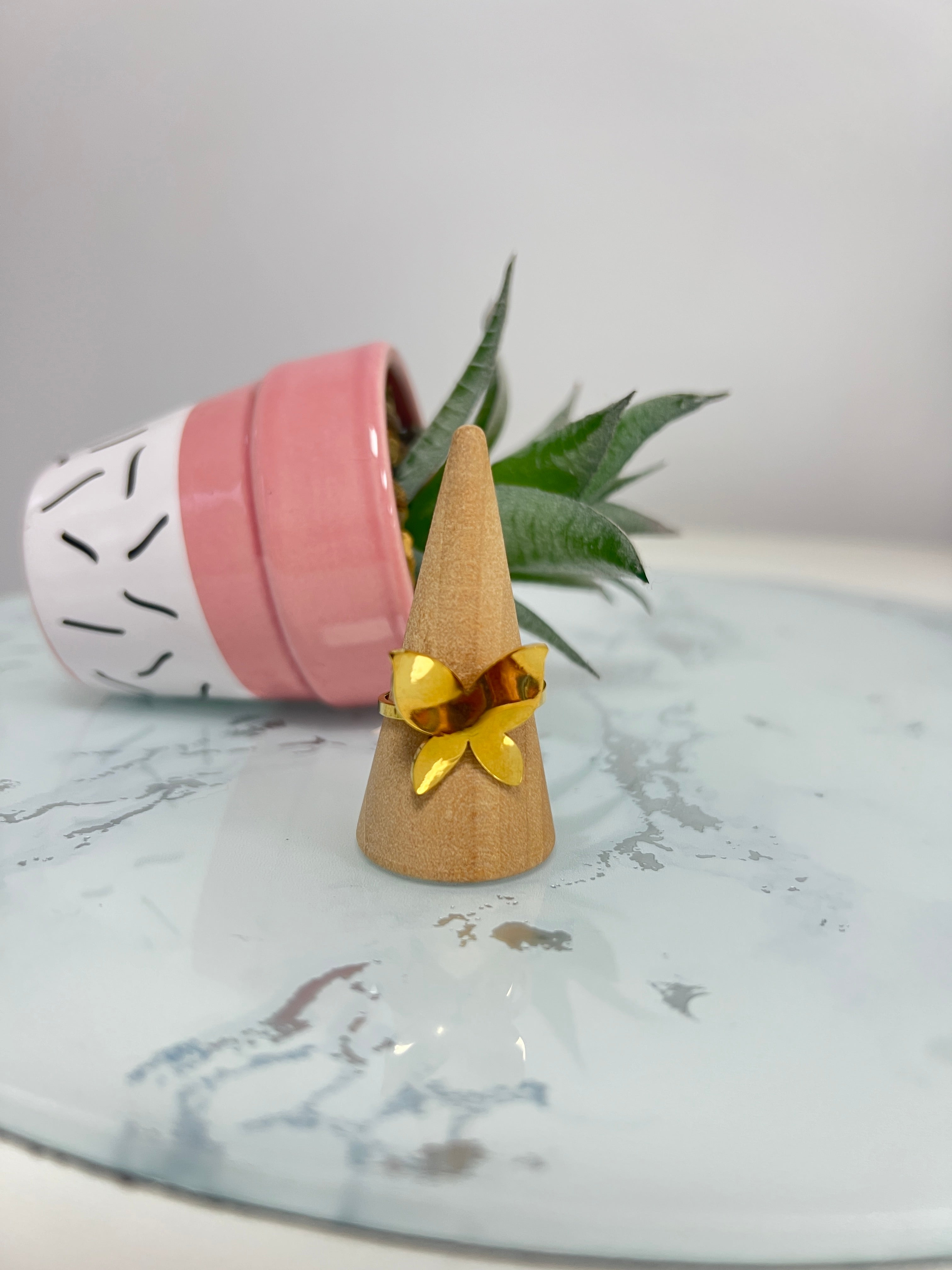 Anillo mariposa abstracta