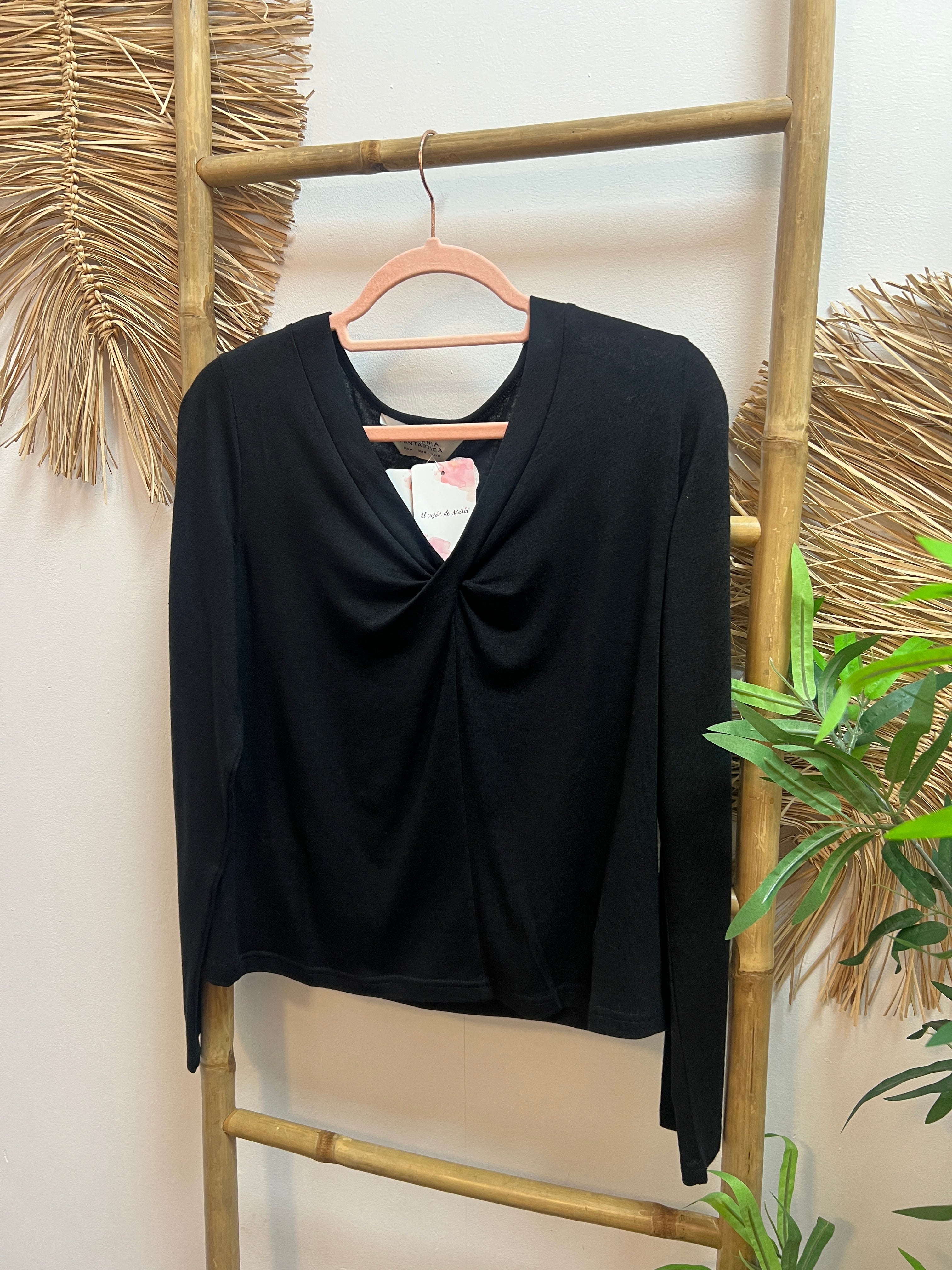 Camiseta anudada negra CF