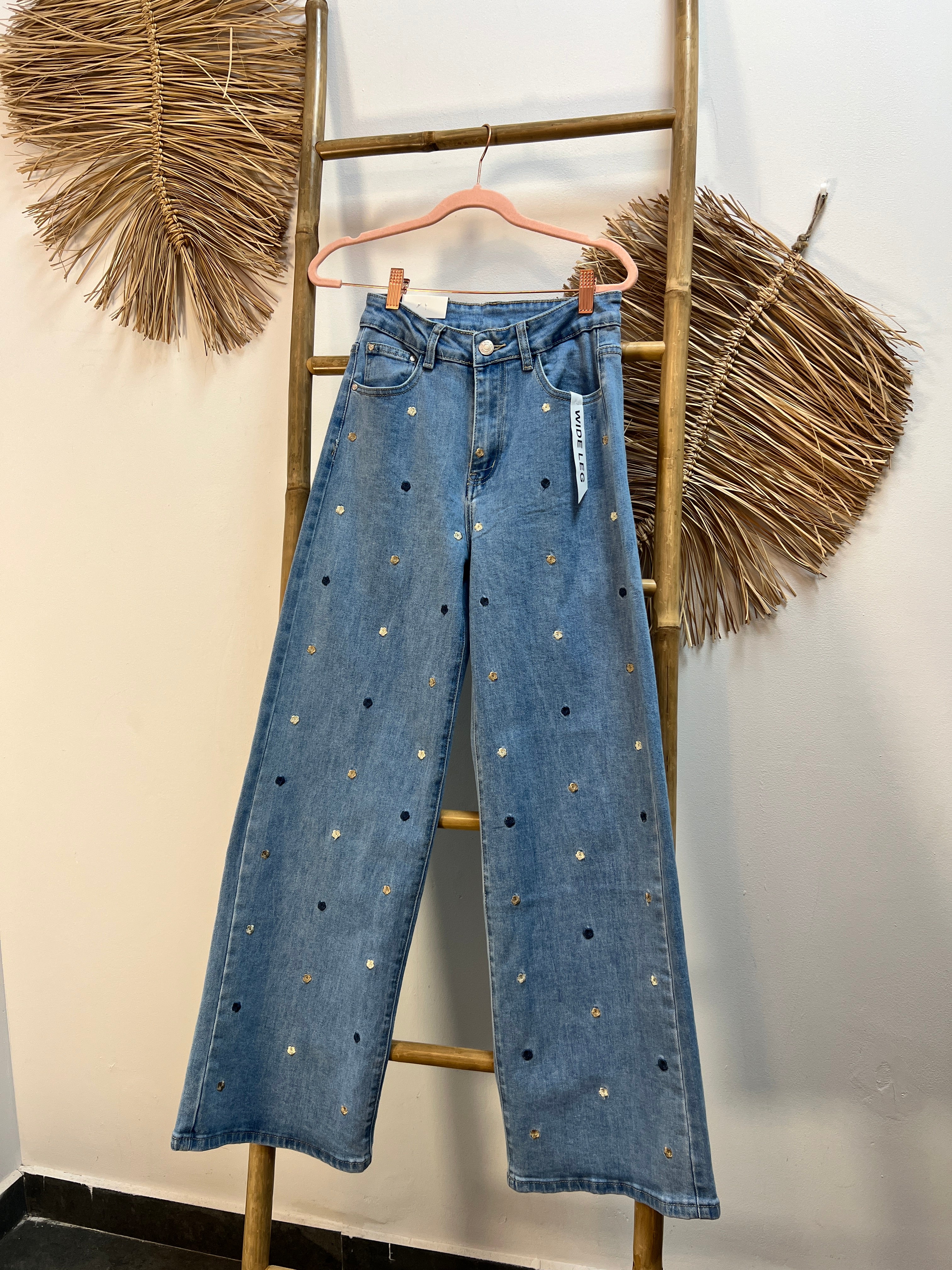 Jeans bordados florecitas