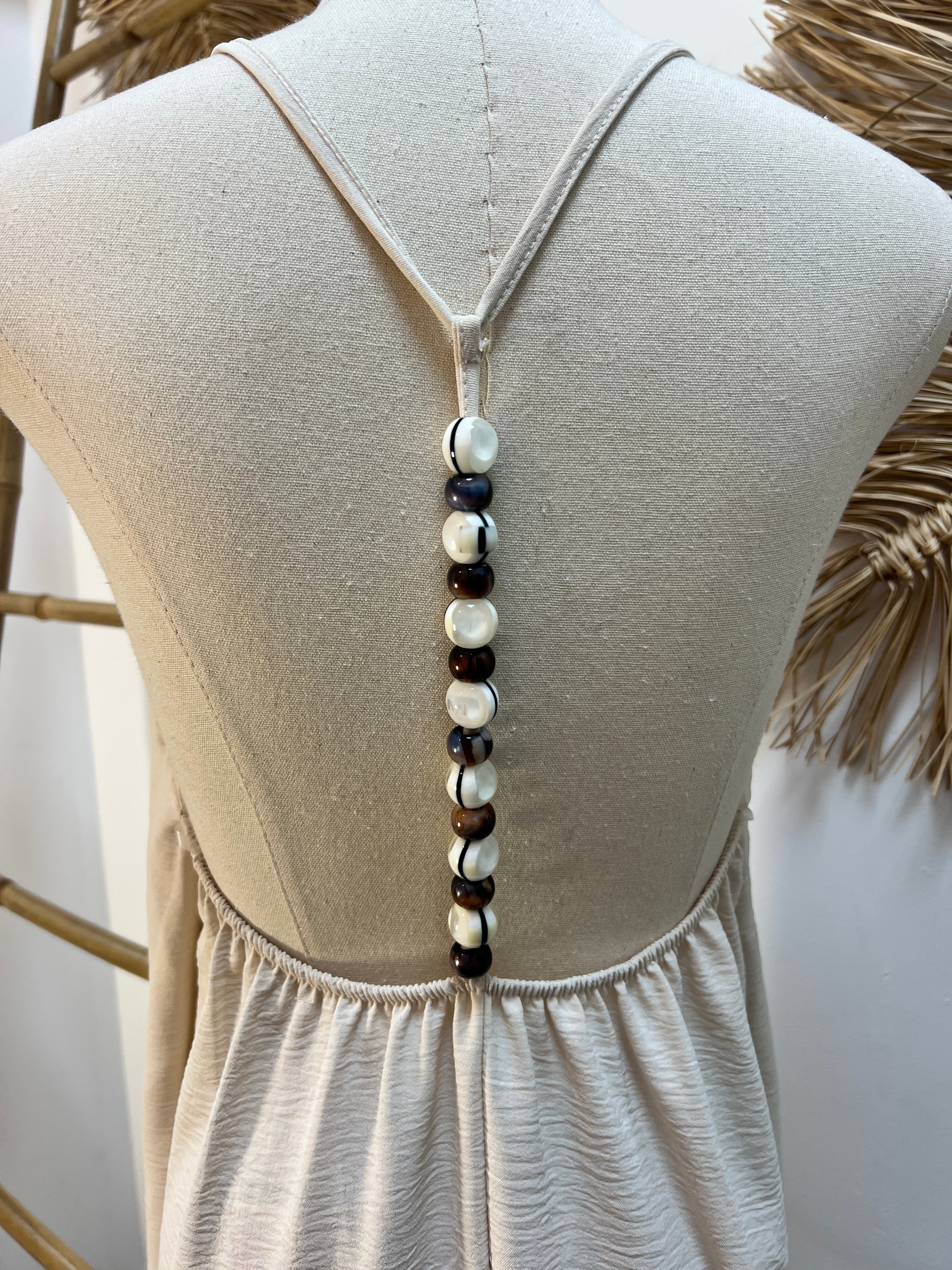 Vestido liso piedras