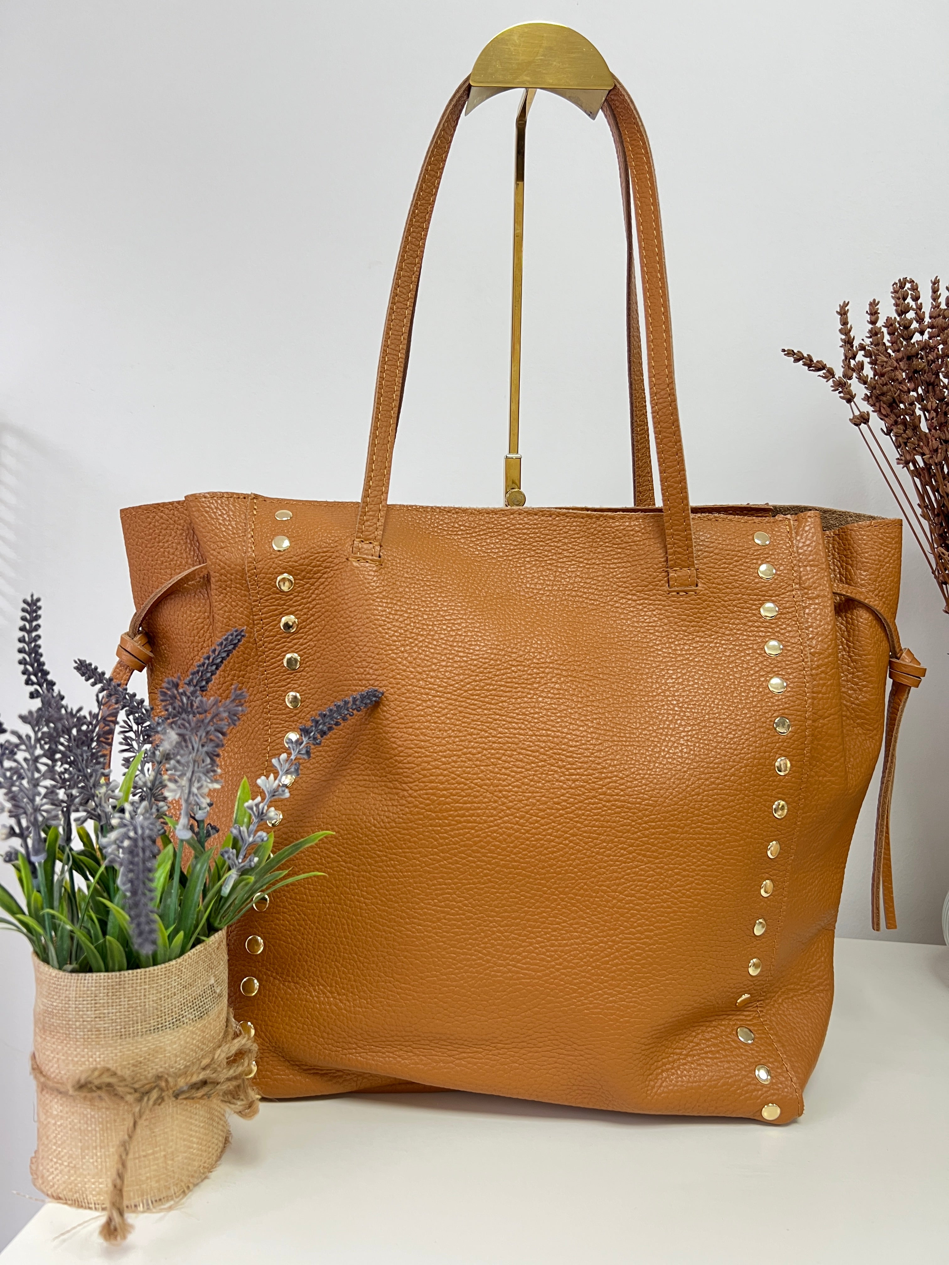 Bolso shopper piel tachuelas