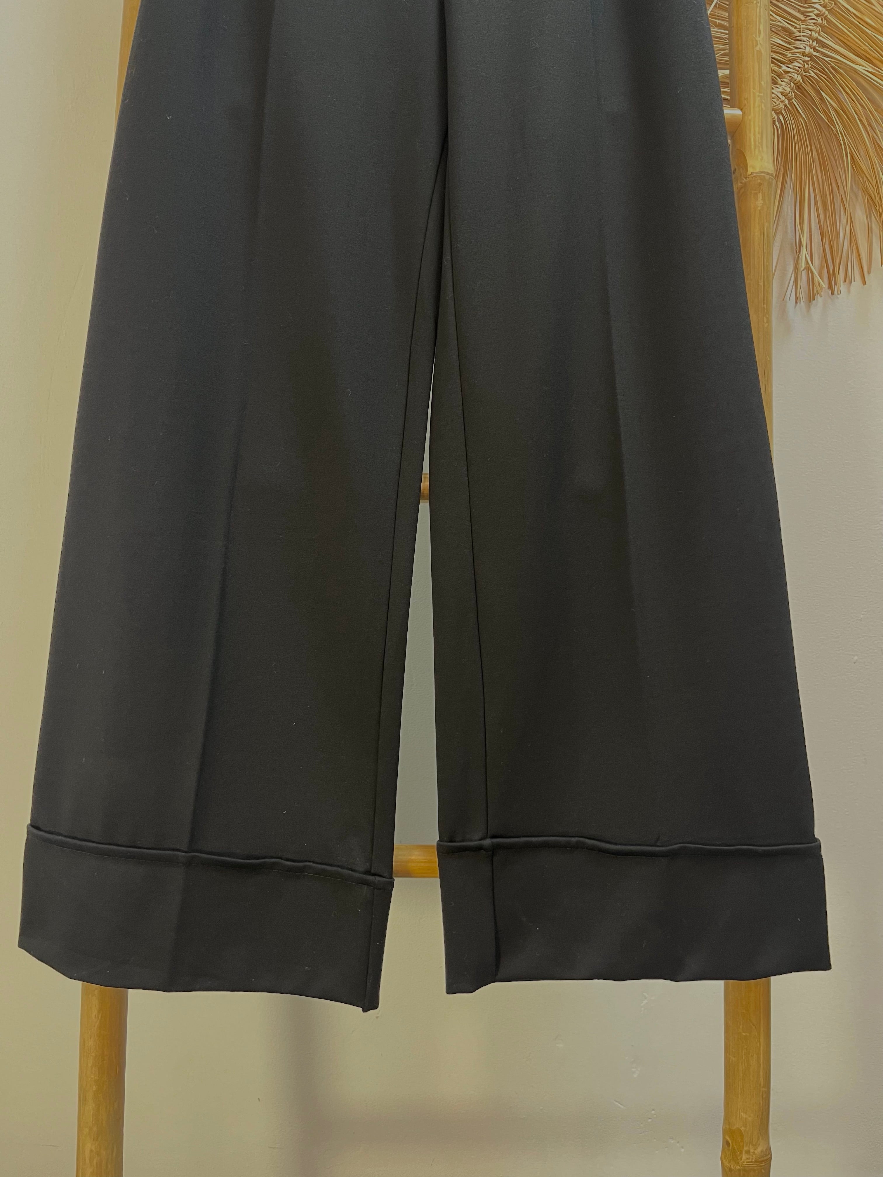 Pantalón recto bajo doblado