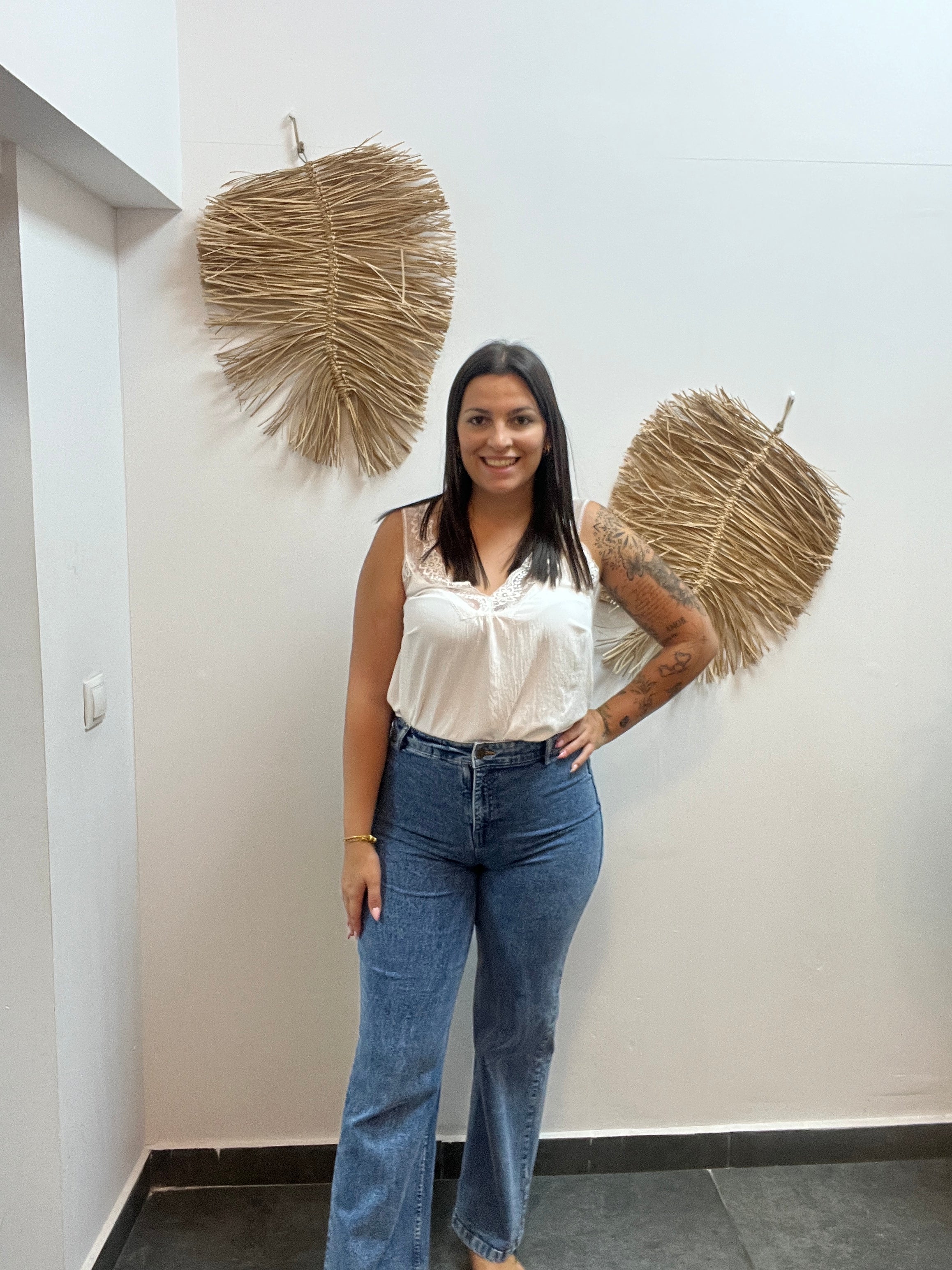Pantalón vaquero negro con bordado de corazón CF