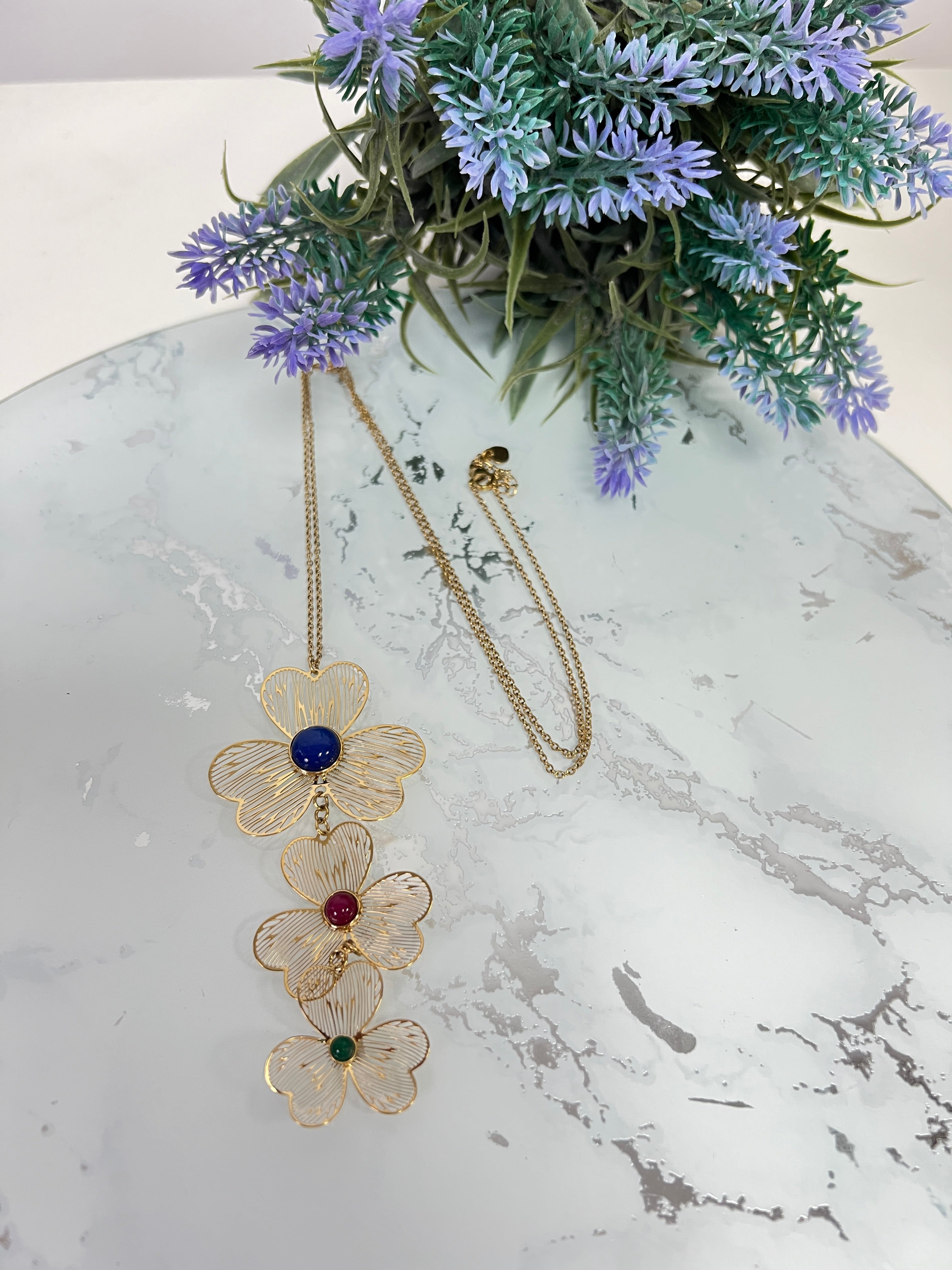 Collar largo triple flor