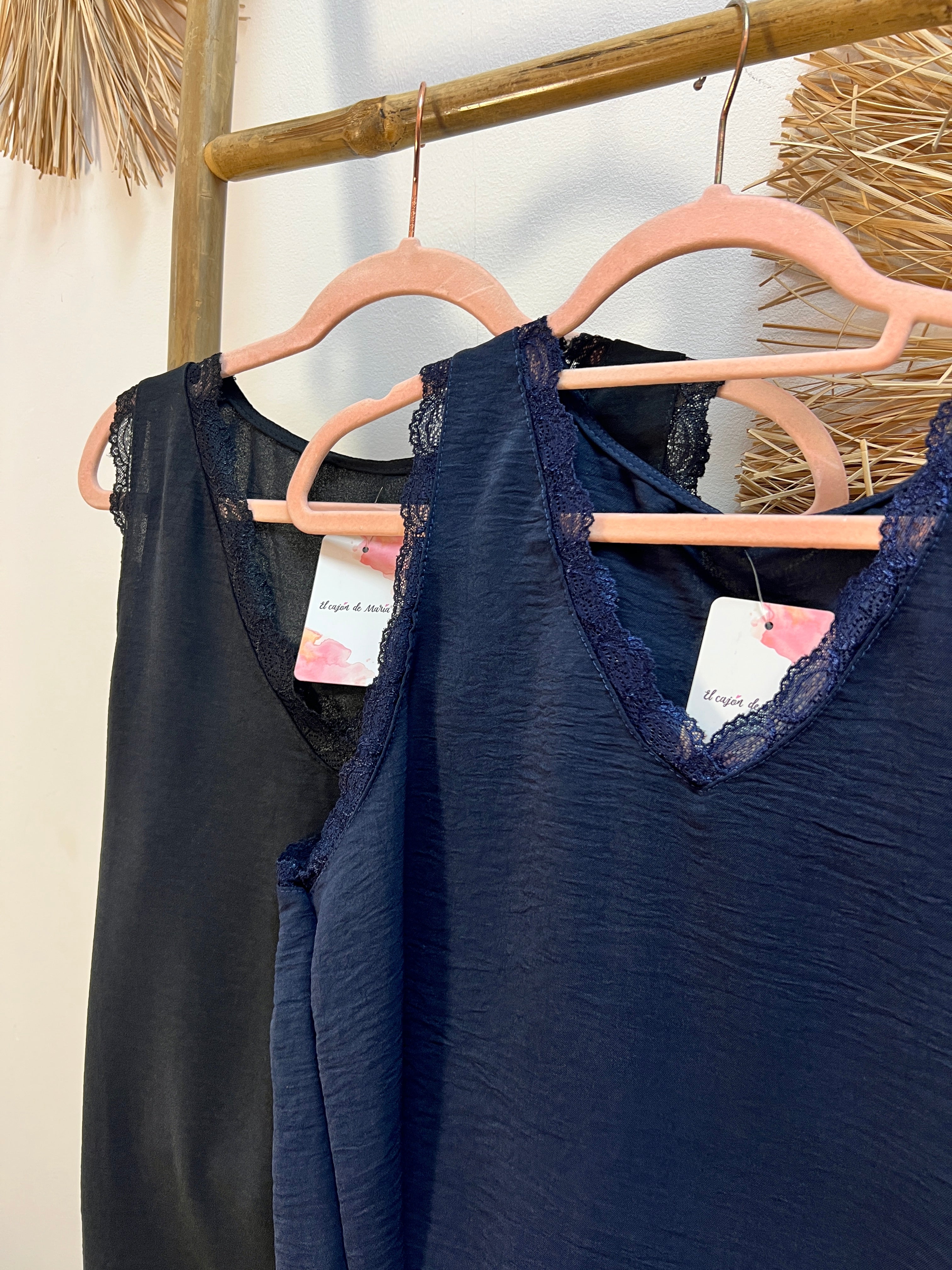 Blusa encaje tirante ancho