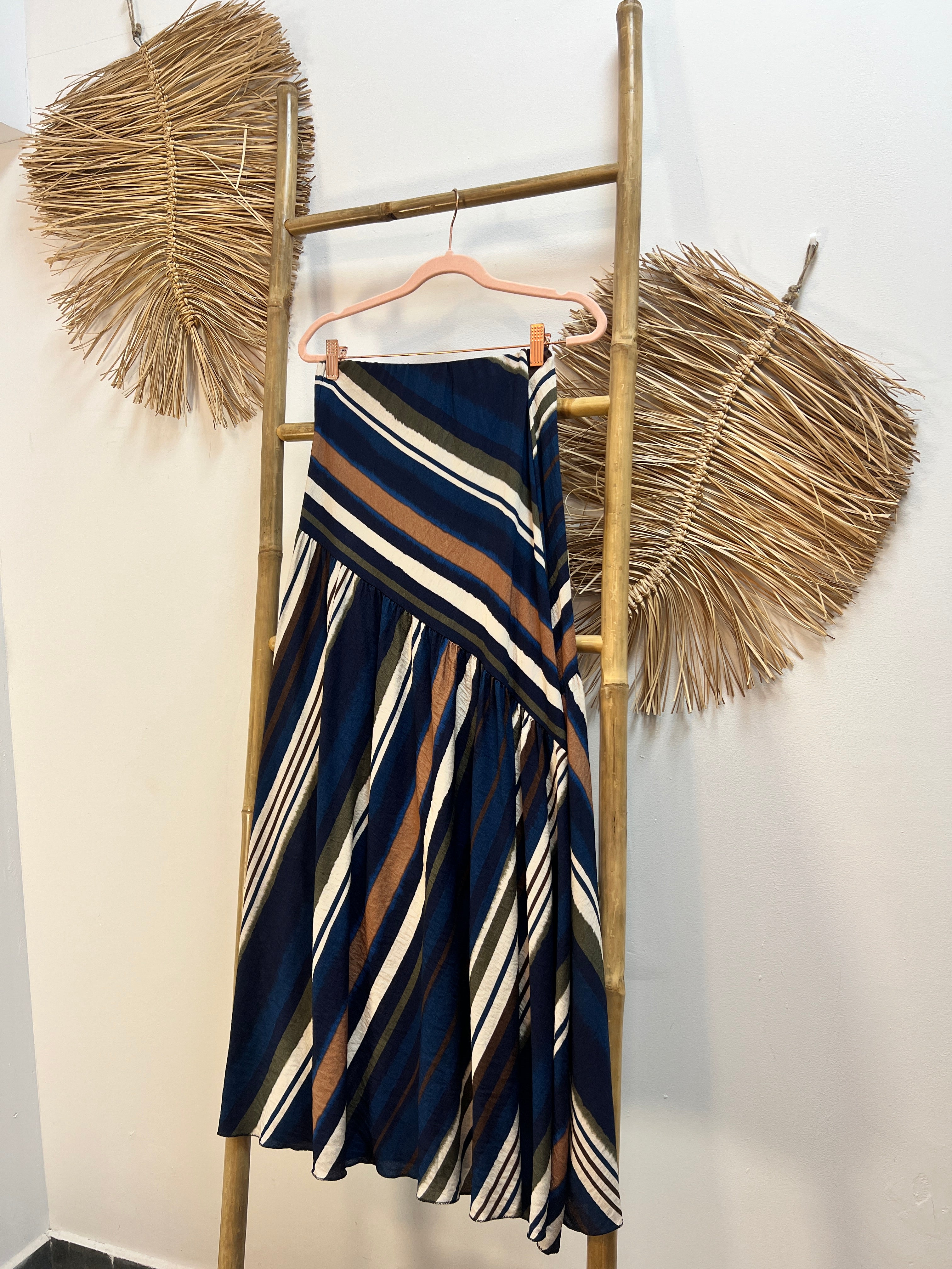 Falda lineal de colores