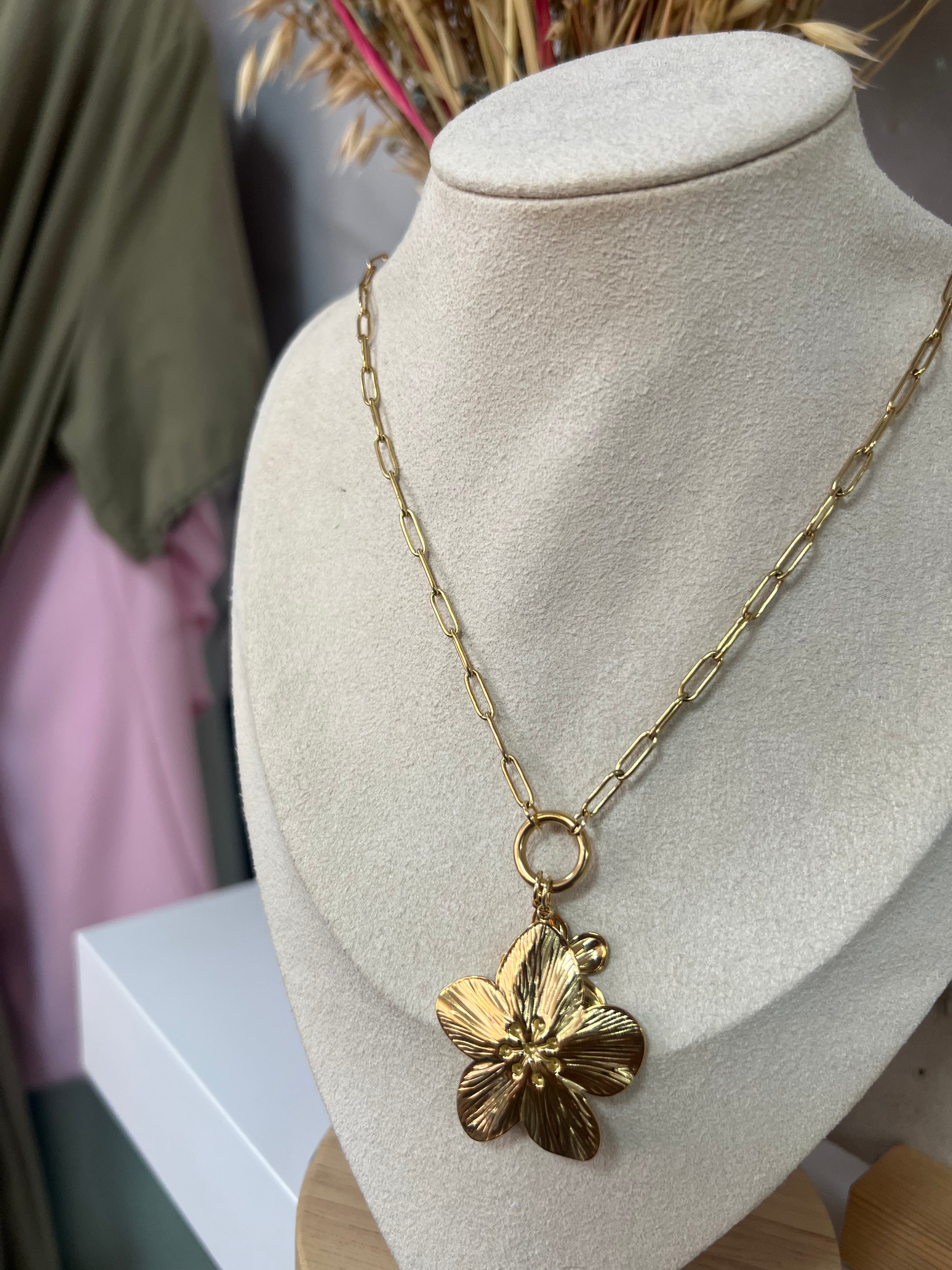 collar doble flor